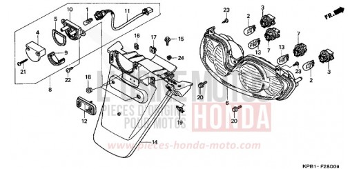 FEU ARRIERE/GARDE-BOUE ARRIERE NSS2501 de 2001